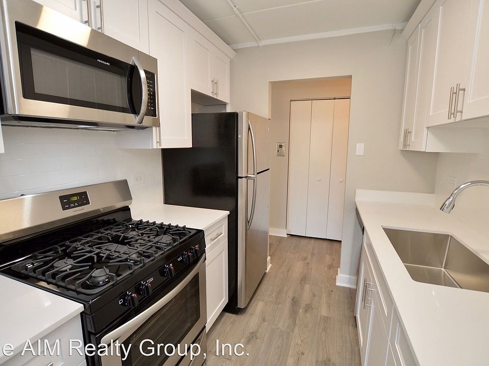 2nd image of 5133 Washington St APT 2A