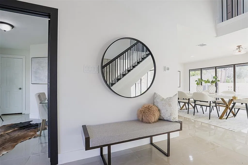 6 bed, 5.5 bath, 5352 sqft, $11,000 — Photo 4