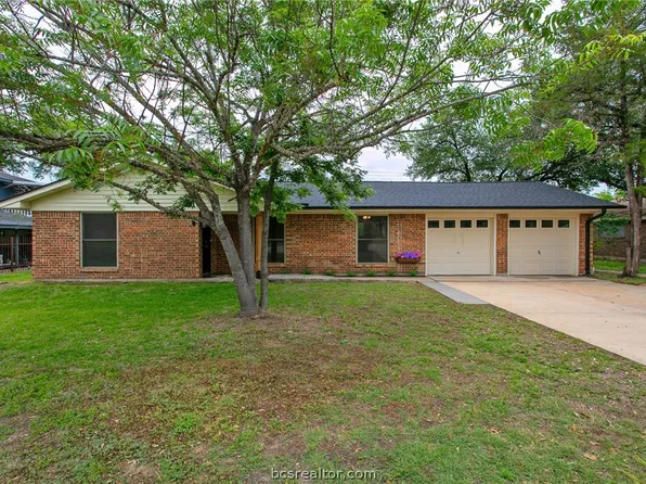 1307 Langford St, College Station, TX 77840