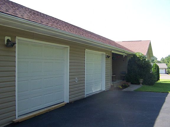 4th image of 170 Oak Hollow Cir