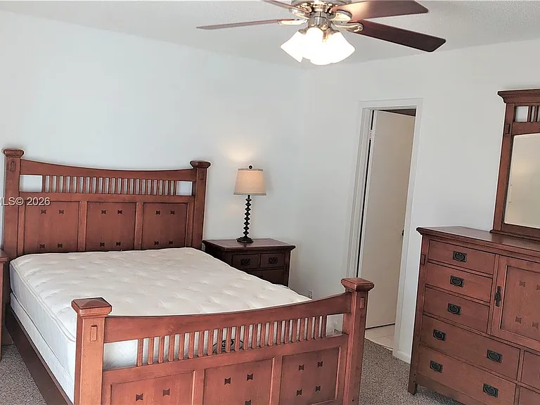 250 Suffolk Dr #250-F — Photo 10