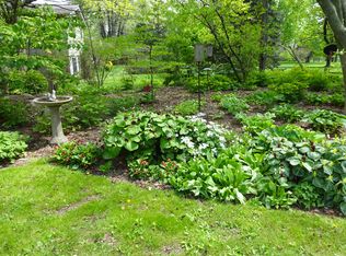 627 Charlesina Dr, Rochester, MI 48306