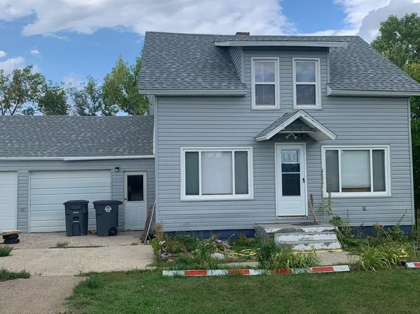 202 6th St NW, Mohall, ND 58761