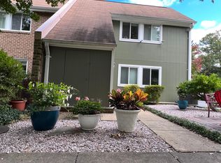 11144 Forest Edge Dr, Reston, VA 20190