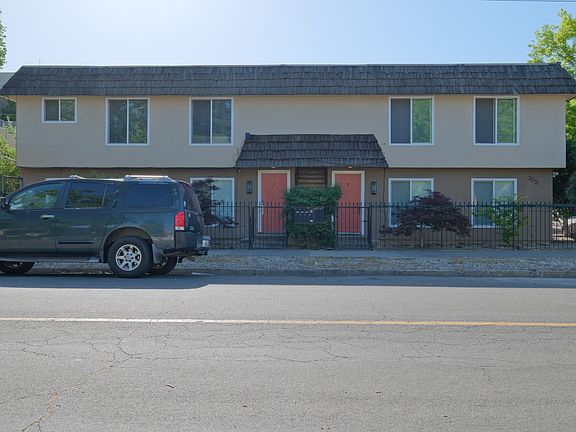 2nd image of 2031 27th St APT 1