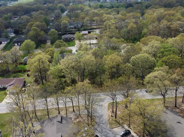 2453 Mcfarland Drive, West Plains, MO 65775