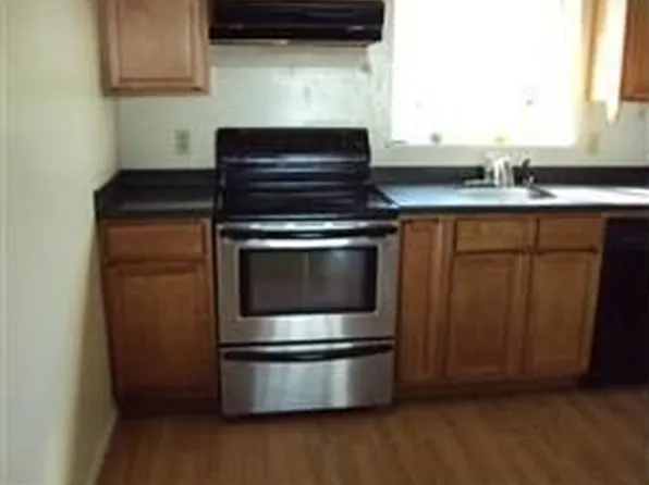 5455 N Main St APT 4C, Fall River, MA 02720