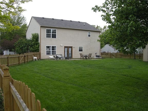 3rd image of 80 Knoll Ln