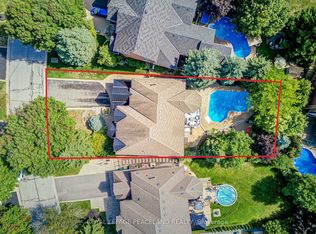 709 Highland Blade Rd, Newmarket, ON L3X1P3