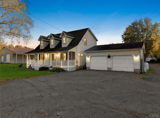 3954 Bonstead Rd, Clay, NY 13041