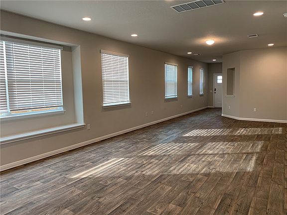 5th image of 1308 Anhalt Dr