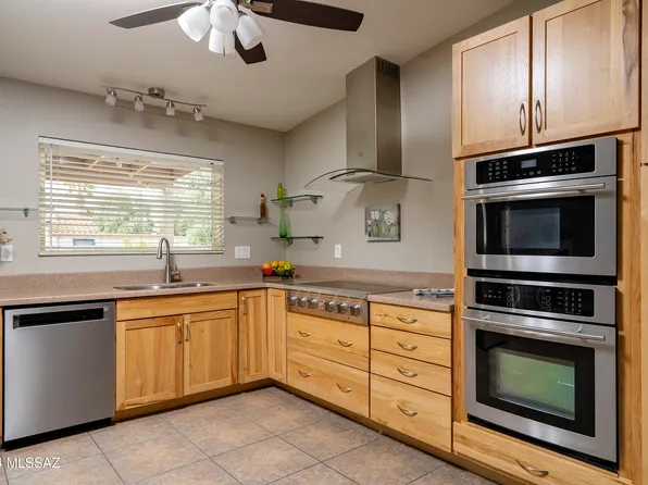 8261 N Suwannee Dr, Tucson, AZ 85741