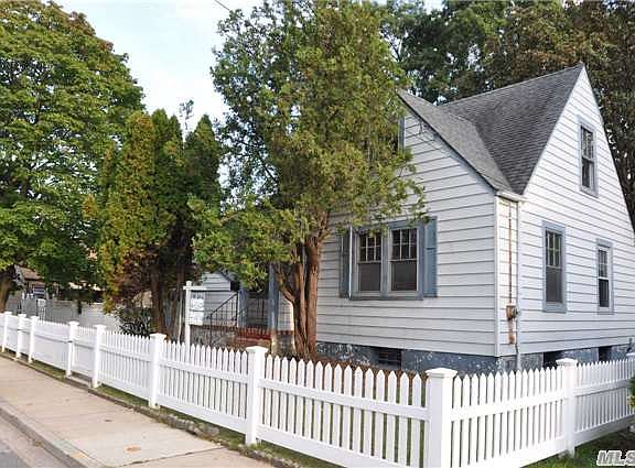 3rd image of 361 Louis Ave