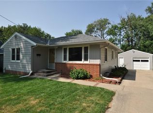 1038 68th St, Windsor Heights, IA 50324