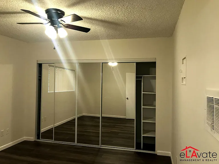 10520 Balboa Blvd — Photo 13