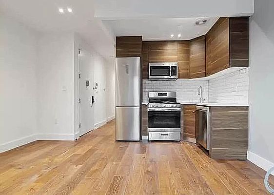 2nd image of 471 Evergreen Ave #1FB