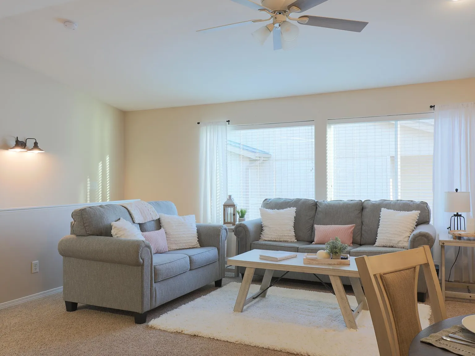 3 bed, 1400 sqft, $2,400 — Photo 3