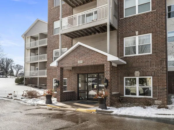 2231 Penn Pl APT 208, North Saint Paul, MN 55109