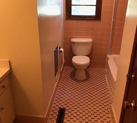 5th image of 16 Hampshire Dr