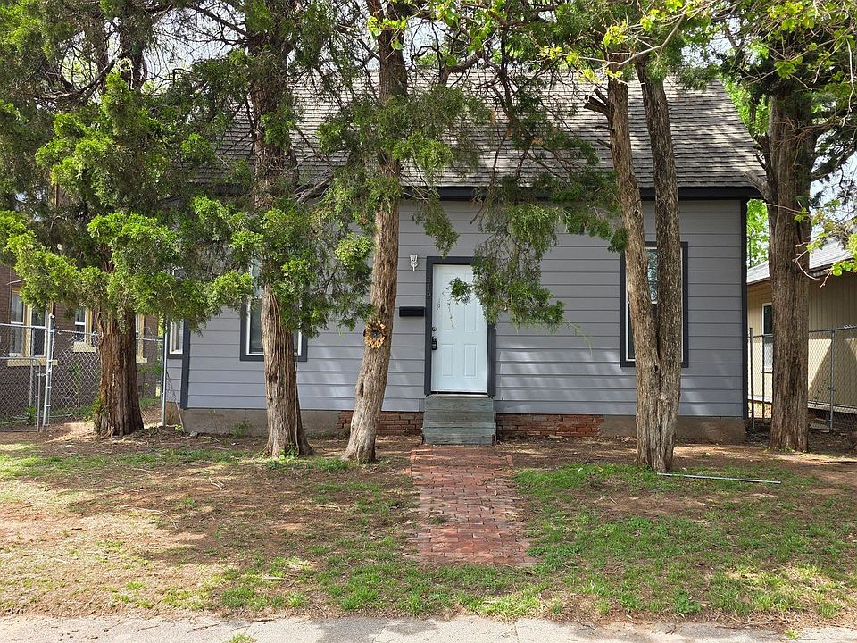 1st image of 819 N Brauer Ave