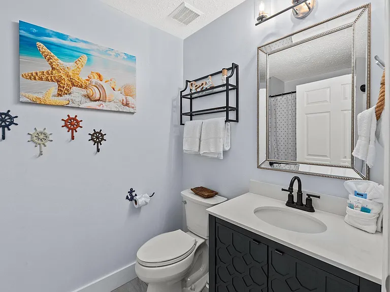 607 Dogwood St #C — Photo 5