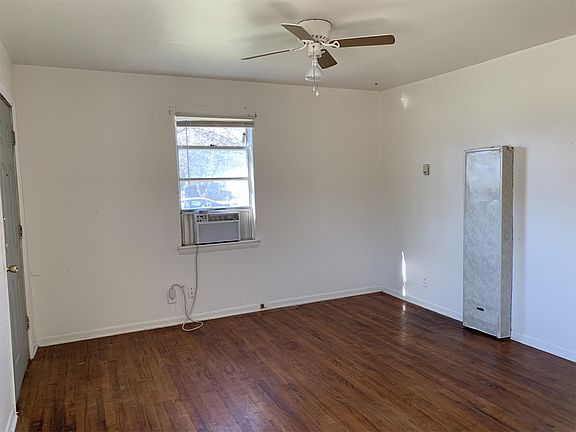 4th image of 609 Little Ave