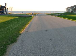 5920 Valentine Dr, Winneconne, WI 54986