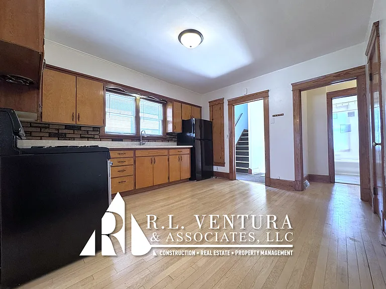 2418 Lasalle St #1/2 — Photo 12