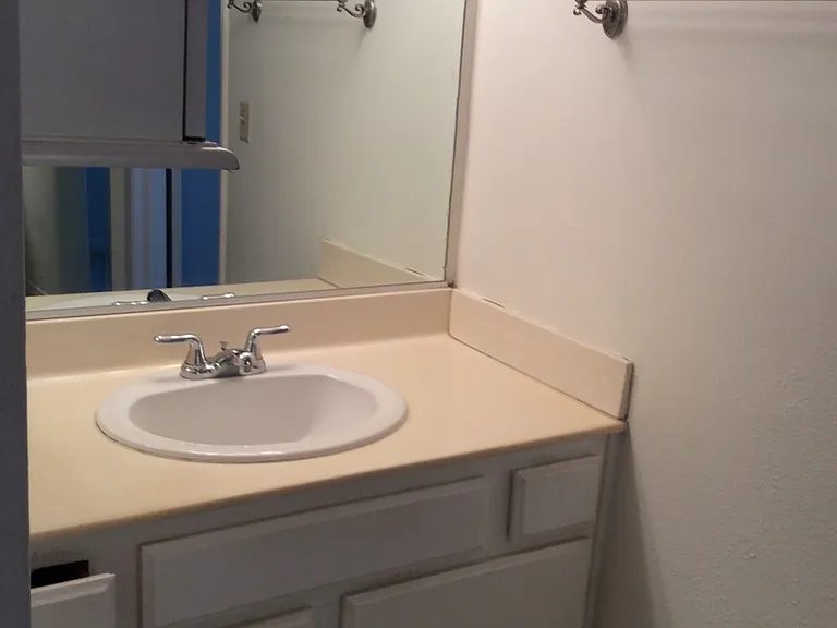 5143 Bakman Ave #102 — Photo 8