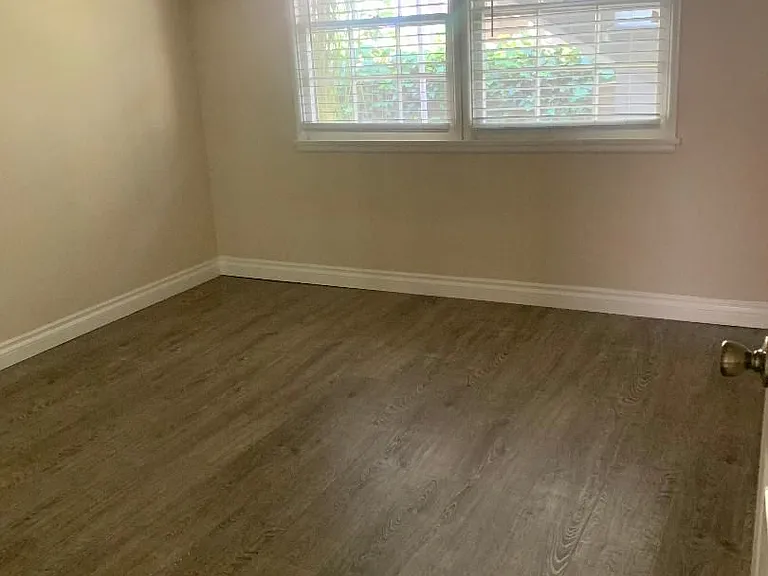 14826 Dickens St — Photo 5
