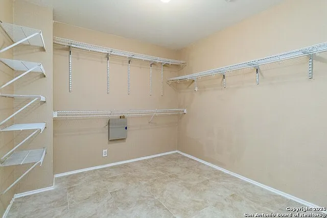 5207 Wood Glen Dr — Photo 32