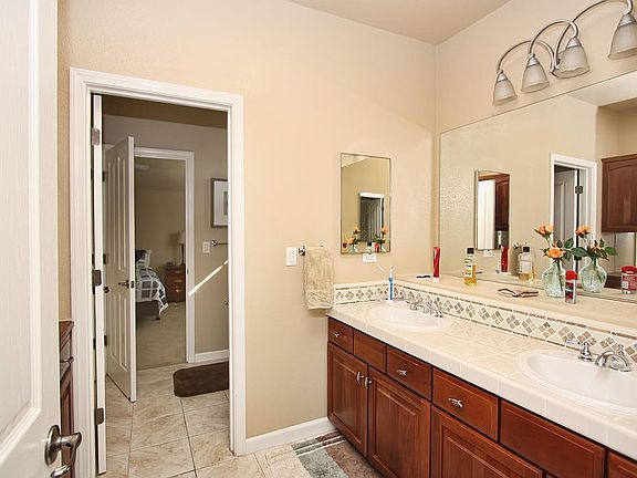 5th image of 1425 Terracina Dr