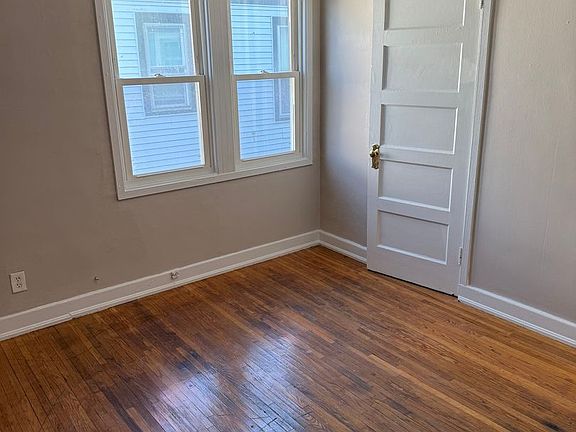 4th image of 34 Fairfield St