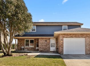 310 Maple St, Sugar Grove, IL 60554