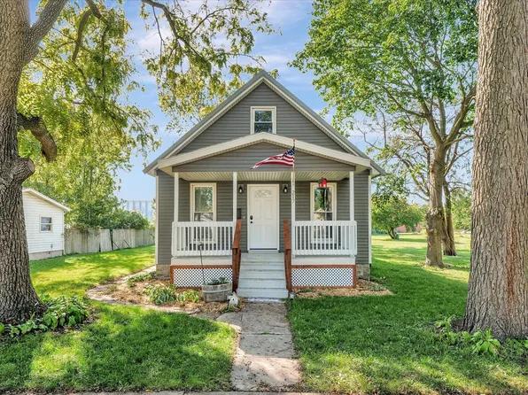217 S State St, Gibson City, IL 60936