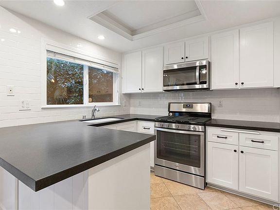 5th image of 2184 Canyon Dr APT D