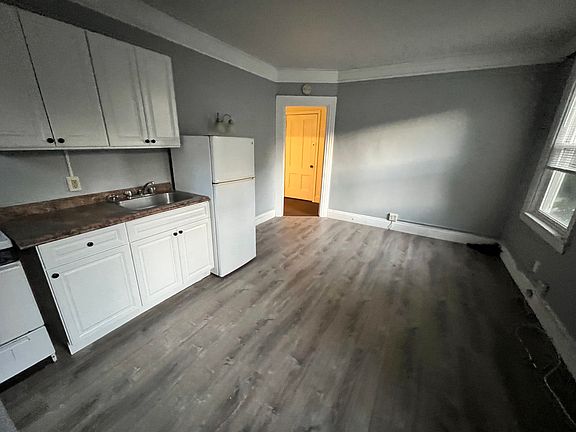 4th image of 83 Englewood Ave #8
