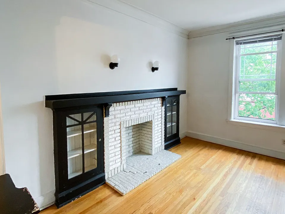 1509 W Barry Ave #2