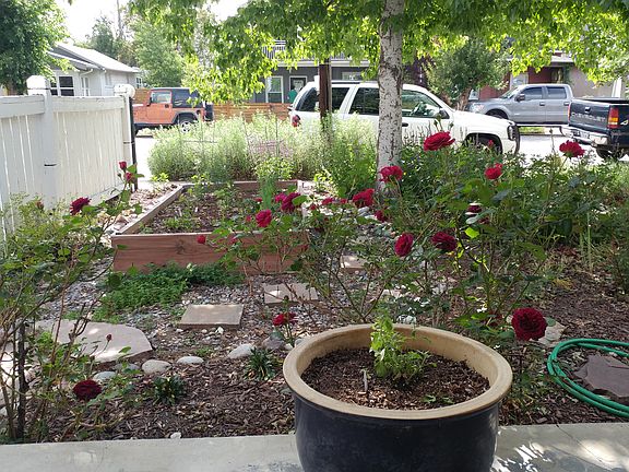 2nd image of 530 Galapago St