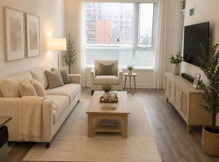 2800 Keele St #216, Toronto, ON M3M 0B8