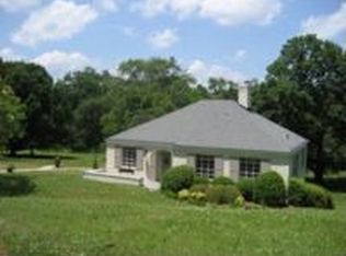 24 Canterbury Rd, Charlottesville, VA 22903