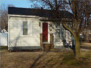2nd image of 1713 S Parker Dr
