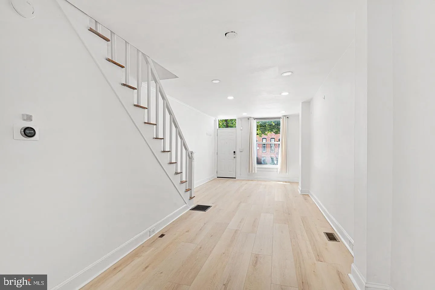 2 bed, 2.0 bath, 960 sqft, $2,700 — Photo 4