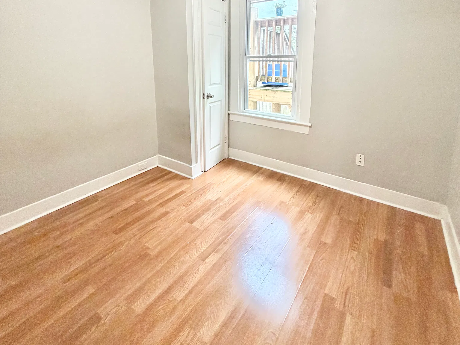 3 bed, 1000 sqft, $1,700 — Photo 4