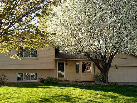 2nd image of 690 Bighorn Dr
