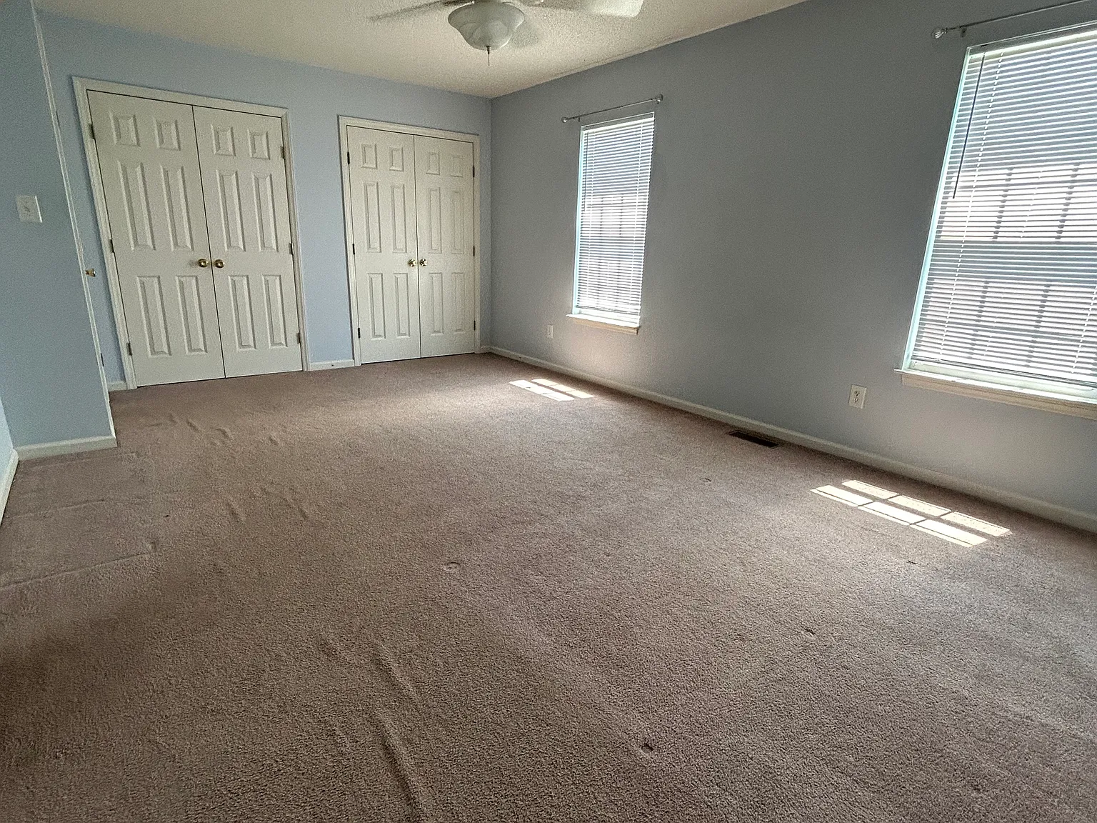 3 bed, 2.5 bath, 1408 sqft, $1,400 — Photo 4
