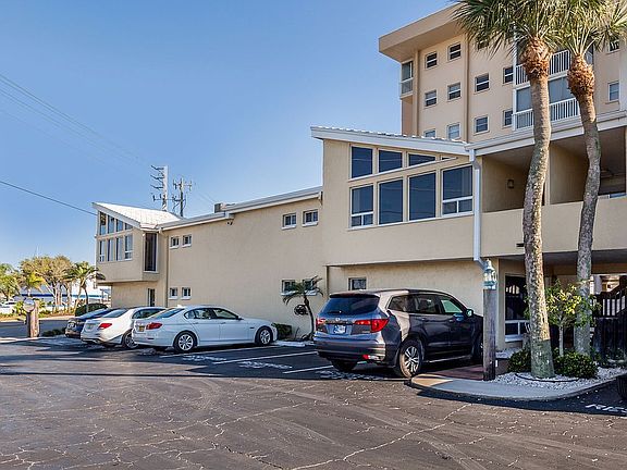 3rd image of 1275 Tarpon Center Dr APT 215