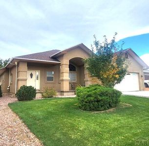 1808 Aquila Dr, Pueblo, CO, 81008