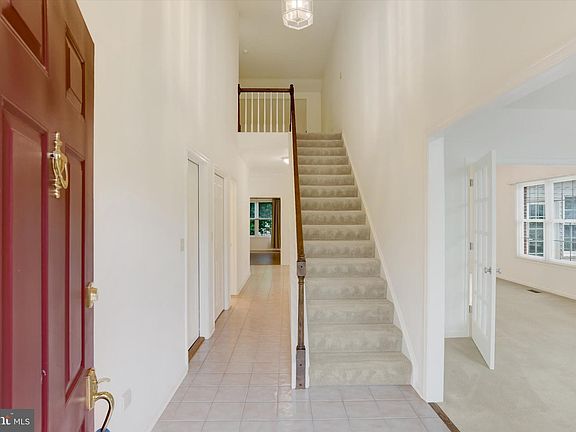 3rd image of 9 Almond Dr