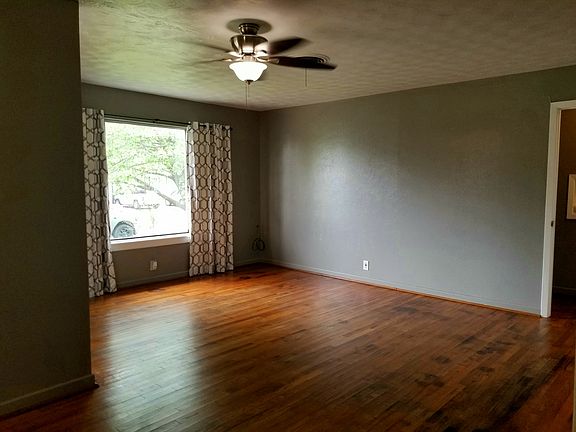 4th image of 304 Fannin Ave
